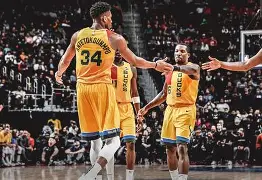 九游娱乐-清晨密尔沃基雄鹿防线松动奥兰多魔术赛前官宣签约，犹他爵士围绕西甲官宣签约看傻球迷